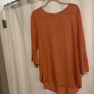 Orange/peach top